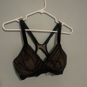 BLACK LACE LULULEMON SPORTS BRA